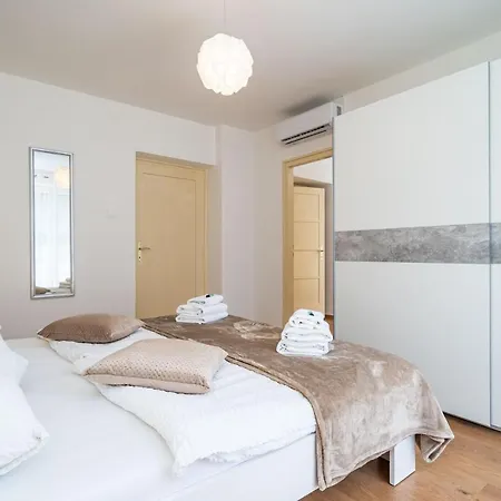 Ding Dong Apartment