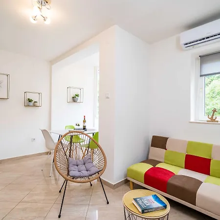 Ding Dong Apartment